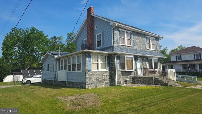 property at 101 N Broadway