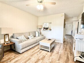 109 Wading Bird Cir in Naples, FL - Building Photo - Building Photo