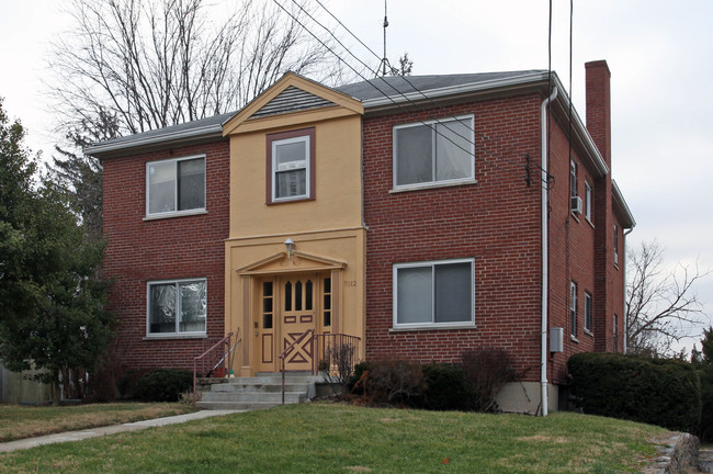 7012 Maple Ave in Cincinnati, OH - Foto de edificio - Building Photo