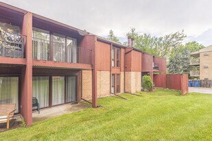 2407 Packard St in Ann Arbor, MI - Building Photo