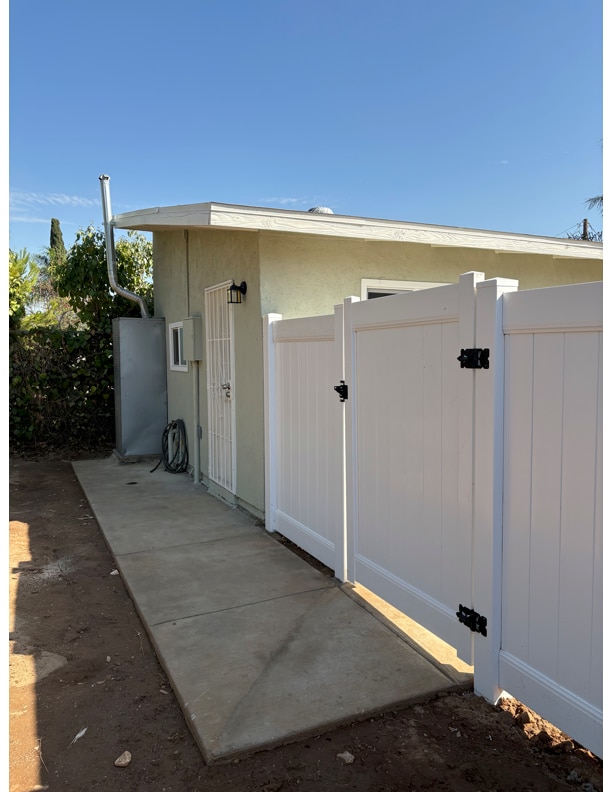 4309 Dozier St, Unit #1 in East Los Angeles, CA - Foto de edificio - Building Photo