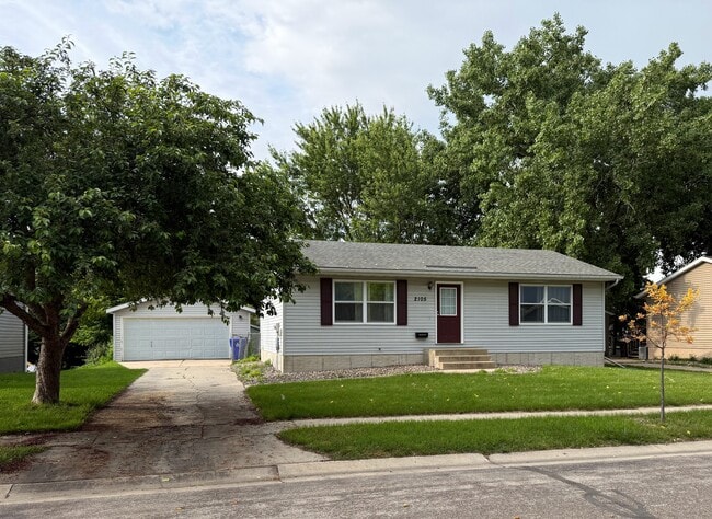 2105 49 1/2 Ln NW