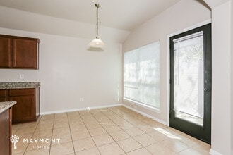 2113 Natchez Dr in Ennis, TX - Building Photo - Building Photo