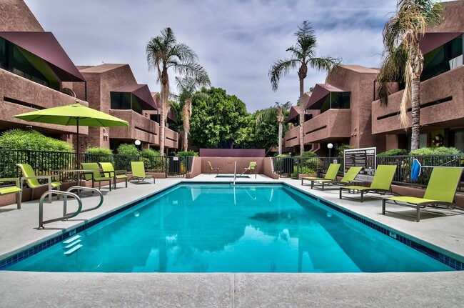 Desert Boutique Apartment Homes in Palm Springs, CA - Foto de edificio - Building Photo