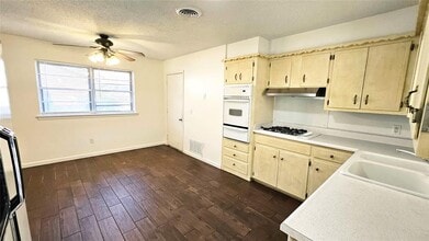 104 Olympic Dr in Moore, OK - Building Photo - Building Photo
