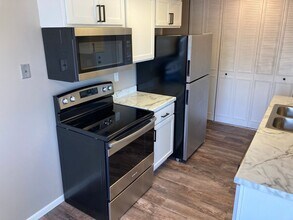 1725 Kenwood Ave in Duluth, MN - Foto de edificio - Interior Photo
