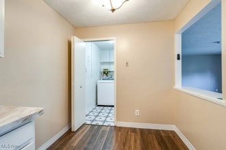 26179 Raintree Blvd in Olmsted Falls, OH - Building Photo - Building Photo