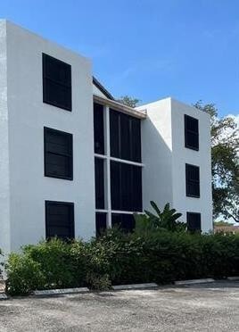 property at 211 Lake Pointe Dr