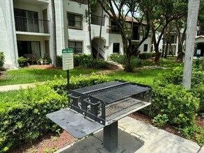 570 S Park Rd in Hollywood, FL - Building Photo - Building Photo