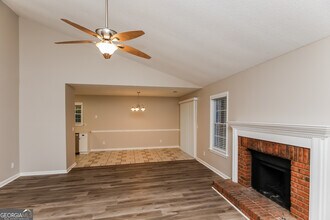 2528 Country Lake Cir in Powder Springs, GA - Building Photo - Building Photo