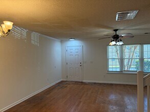 7969 Shadow Oak Dr in North Charleston, SC - Building Photo - Building Photo