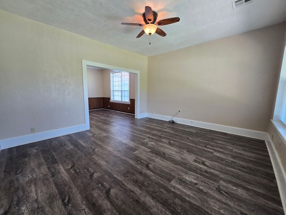 400 S Cash in Asher, OK - Building Photo