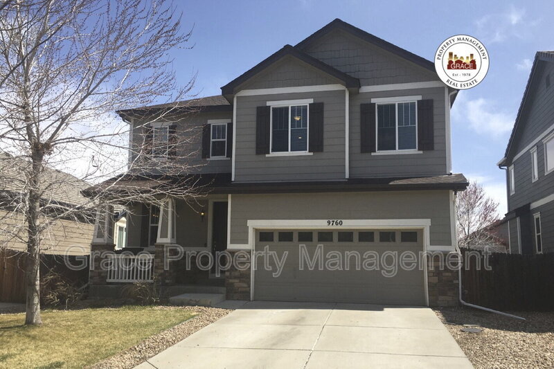 9760 Memphis St in Commerce City, CO - Foto de edificio