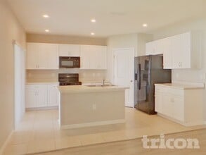 383 Quarry Rock Cir in Poinciana, FL - Building Photo - Building Photo