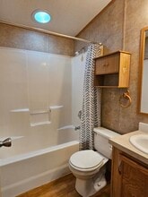 20 Kris Ann Dr in New Hartford, NY - Building Photo - Building Photo