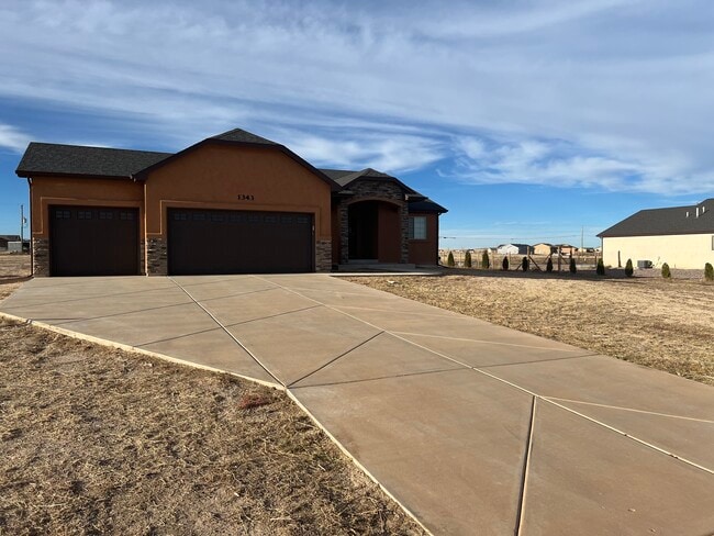 1343 N Dailey Dr in Pueblo West, CO - Building Photo - Building Photo