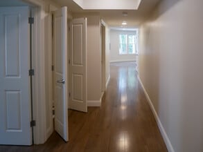 39 Herrick Rd, Unit 103 in Newton, MA - Building Photo - Building Photo