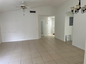 1367 Seagrape Cir in Weston, FL - Building Photo - Building Photo
