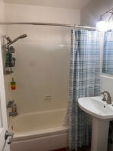 1319 11th St, Unit 2 in Santa Monica, CA - Building Photo - Building Photo