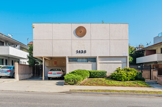 1438 S Barrington Ave in Los Angeles, CA - Building Photo - Primary Photo