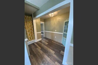 1418 Burwell St in Bremerton, WA - Building Photo - Building Photo