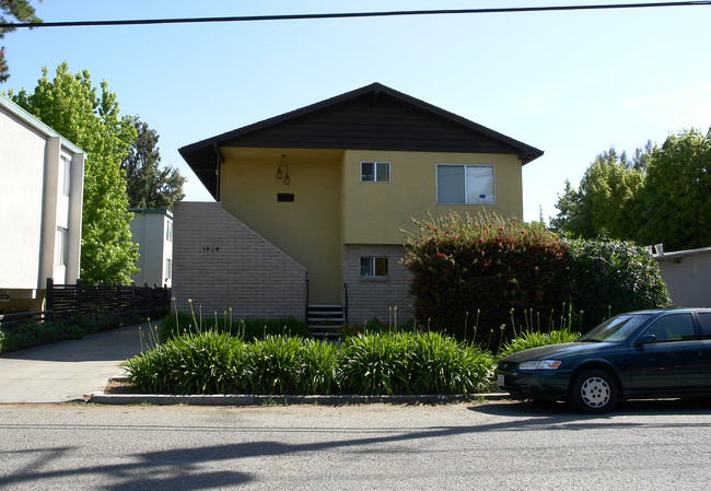 1464 San Antonio St in Menlo Park, CA - Foto de edificio - Building Photo