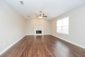 1501 Waxman Dr in La Vergne, TN - Building Photo - Building Photo