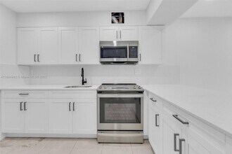 508 NW 11th St in Miami, FL - Building Photo - Building Photo