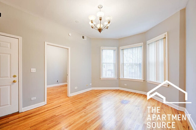 3528 W Palmer St, Unit 2 in Chicago, IL - Foto de edificio - Building Photo