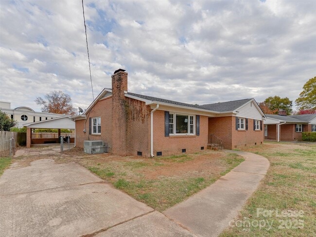 1432 Bevis Dr in Charlotte, NC - Building Photo - Building Photo
