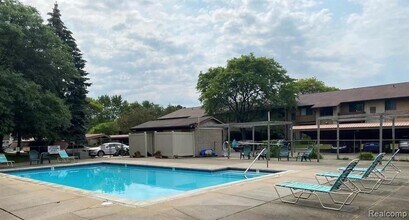 7538 Manor Cir in Westland, MI - Building Photo - Building Photo