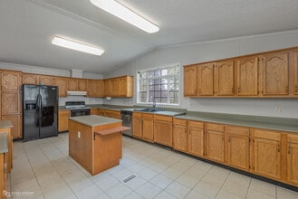 409 Wildoak Dr in Haughton, LA - Building Photo - Building Photo