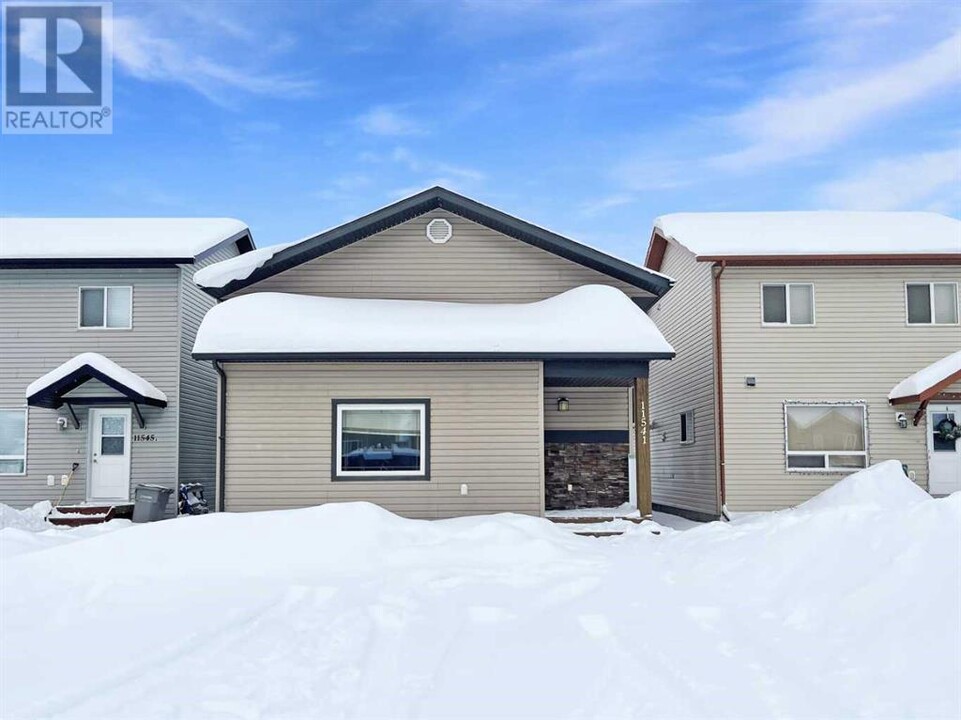 11541 77 Ave in Grande Prairie, AB - Building Photo