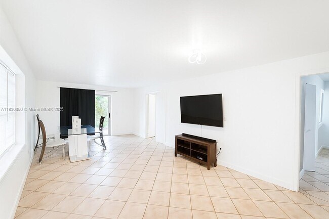 property at 1250 Lincoln Rd