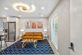 2407 Cleburne St in Houston, TX - Building Photo - Building Photo