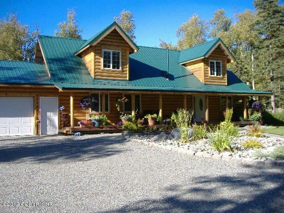 1969 W Suburban Dr in Wasilla, AK - Building Photo