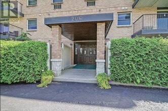 206 Woodward St in Carleton Place, ON - Building Photo - Building Photo