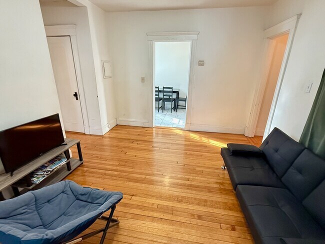 50 Chester St, Unit 5 in Boston, MA - Building Photo - Building Photo
