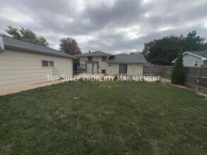 747 High Rd in Norwalk, IA - Building Photo - Building Photo