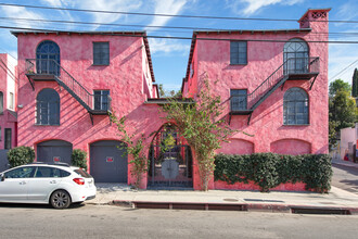 Big Momma Court Apts...Magical Renovated Bedrooms in Los Angeles, CA - Building Photo - Building Photo