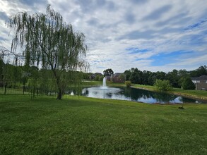 16700 Glen Lakes Dr in Louisville, KY - Building Photo - Building Photo