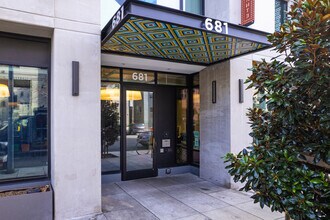 2070 Bryant St in San Francisco, CA - Building Photo - Building Photo