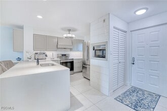 3462 Hancock Bridge Pkwy in North Fort Myers, FL - Foto de edificio - Building Photo