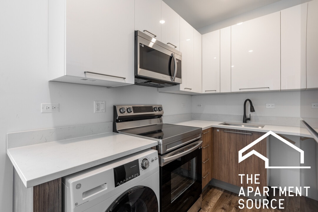 941 W Carmen Ave in Chicago, IL - Building Photo