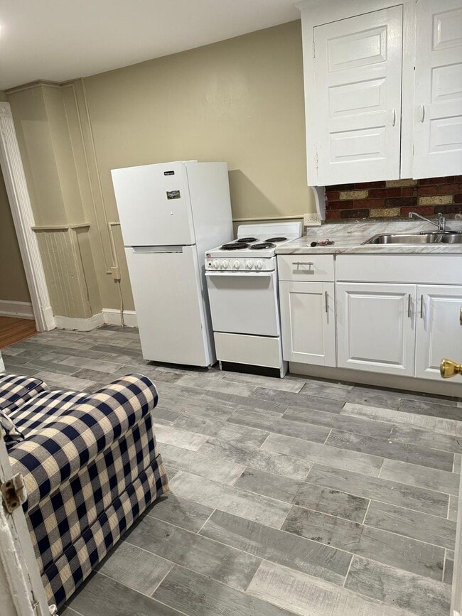 222 Clymer St, Unit 3rd floor
