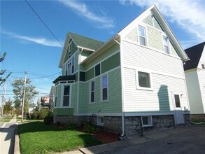 300 Washington Ave in Batavia, NY - Building Photo - Building Photo