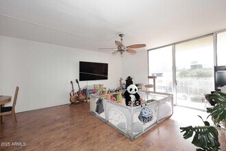 207 W Clarendon Ave in Phoenix, AZ - Building Photo - Building Photo