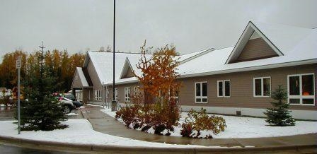 Muldoon Manor in Anchorage, AK - Foto de edificio