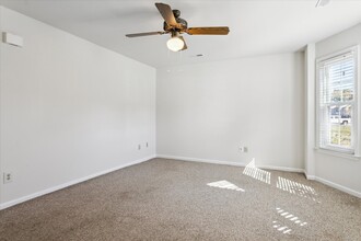 107 Heather WayUnit C in Yorktown, VA - Building Photo - Building Photo