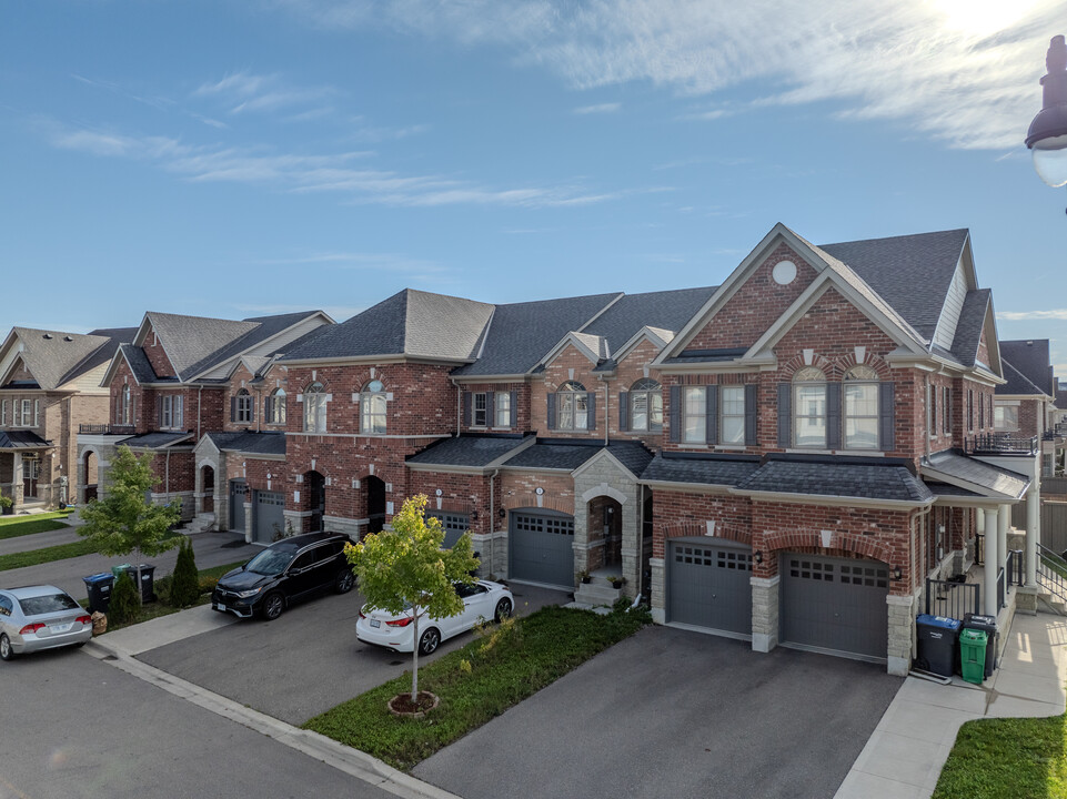 7 Rangemore Rd in Brampton, ON - Building Photo